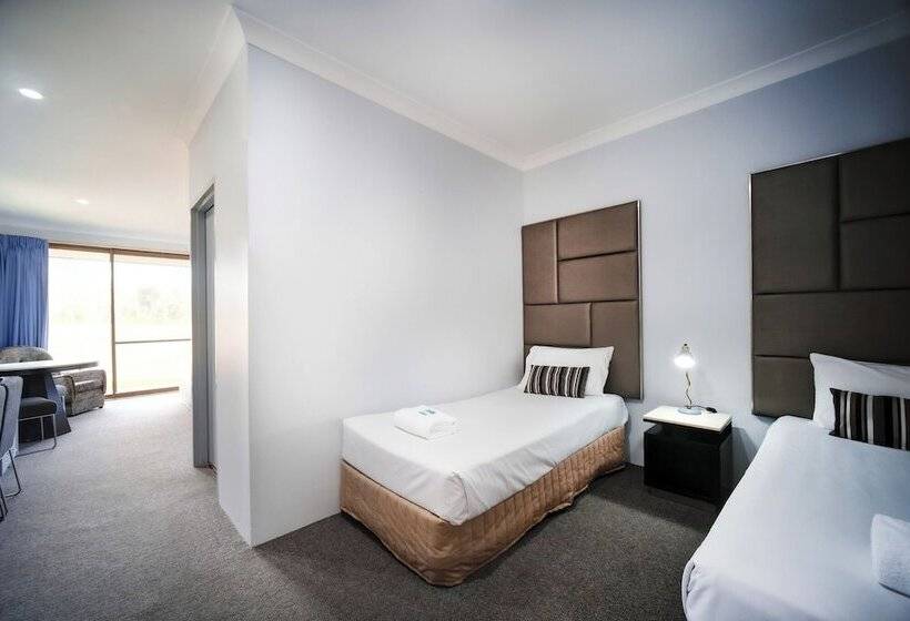 חדר משפחתי, Island Palms Motor Inn