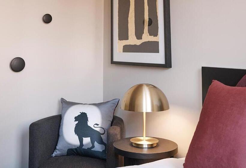 Номер Стандарт, The Capitol Hotel Sydney