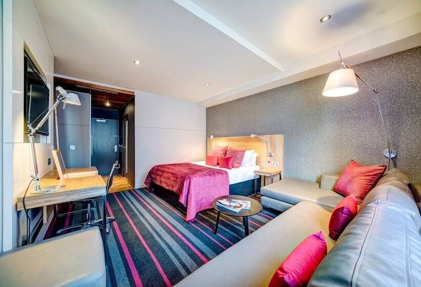 Номер Стандарт, Apex City Of Edinburgh