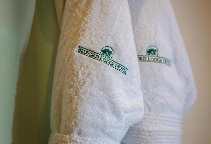 سوییت جونیور سوپریور, Bedford Lodge Hotel & Spa