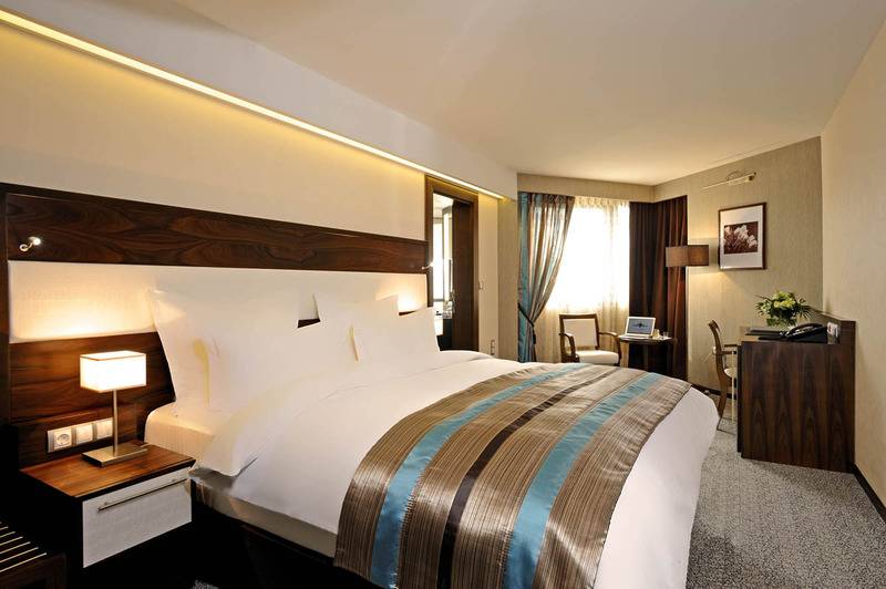 اتاق لوکس با تخت بزرگ, Movenpick Hotel Sarajevo