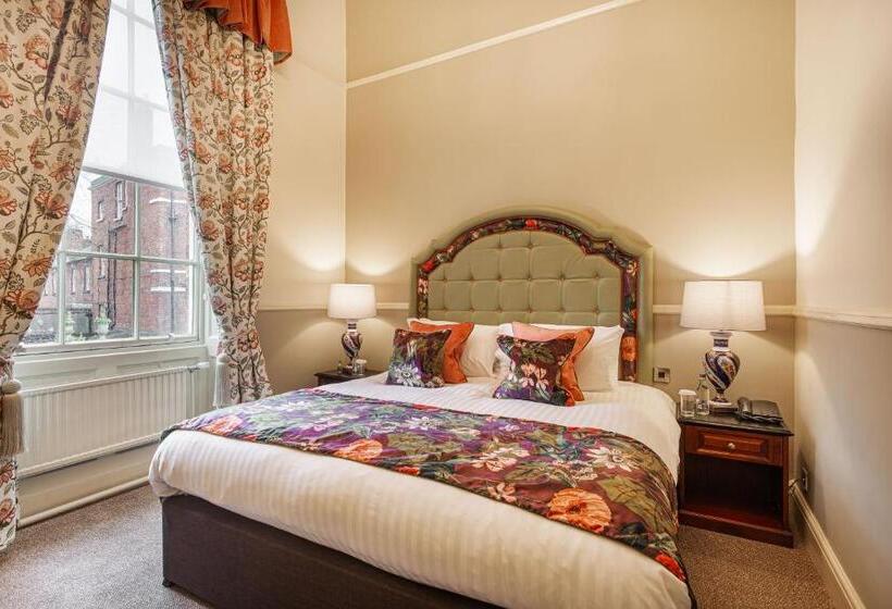 اتاق سوپریور, The Wynnstay Hotel, Oswestry, Shropshire