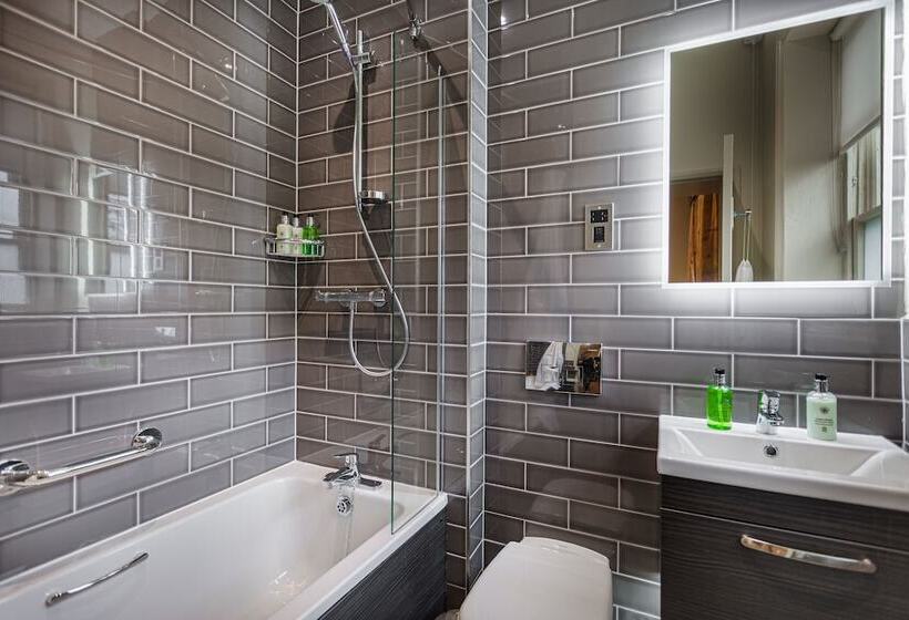 اتاق لوکس, The Wynnstay Hotel, Oswestry, Shropshire