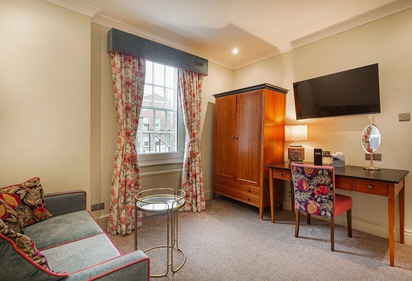 اتاق سوپریور خانوادگی, The Wynnstay Hotel, Oswestry, Shropshire