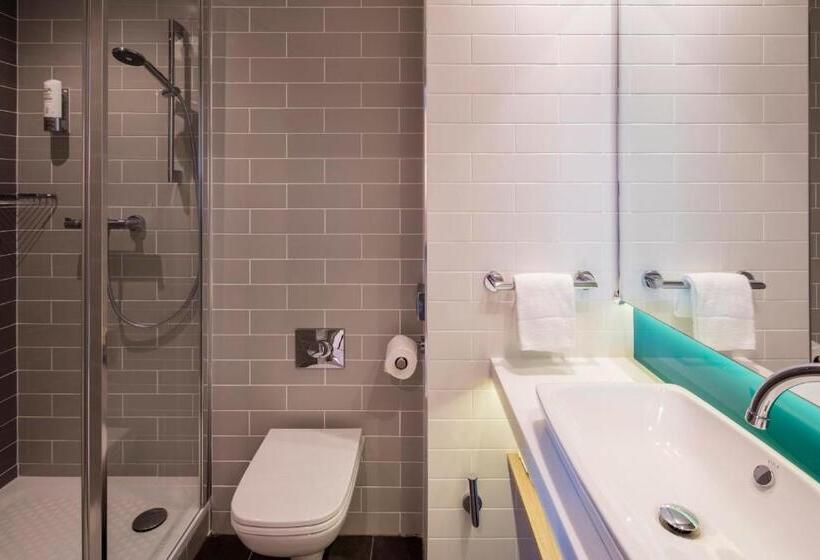Номер Стандарт, Holiday Inn Express Belfast City, An Ihg
