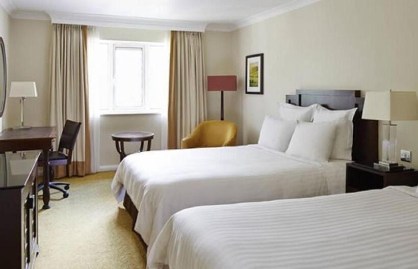 اتاق استاندارد با 2 تخت دوبل, Meon Valley Hotel, Golf & Country Club