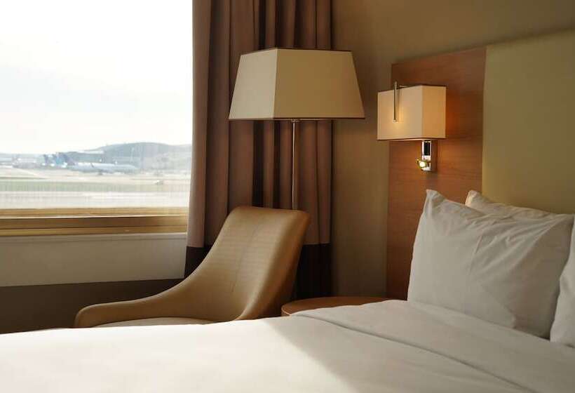 Номер Superior с Видом, Renaissance London Heathrow