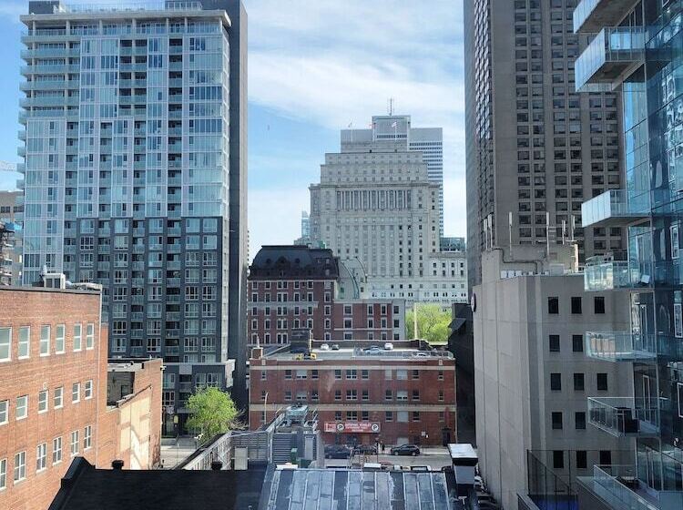 Quarto Superior, Novotel Montreal Center