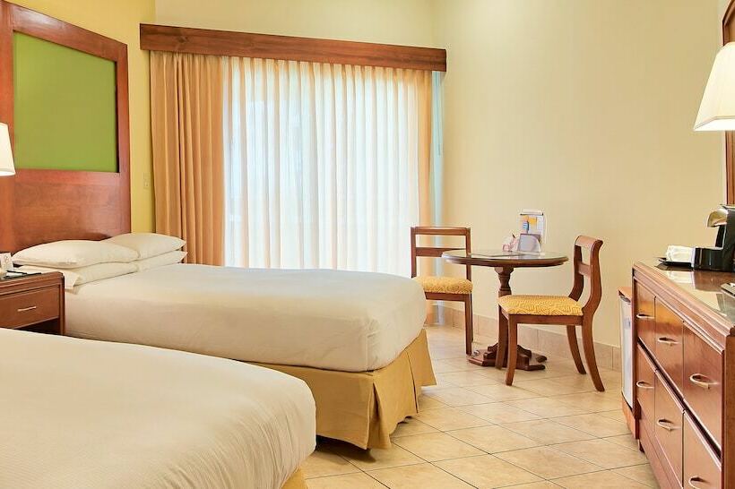 اتاق استاندارد با 2 تخت دوبل, Fiesta Resort Central Pacific   All Inclusive