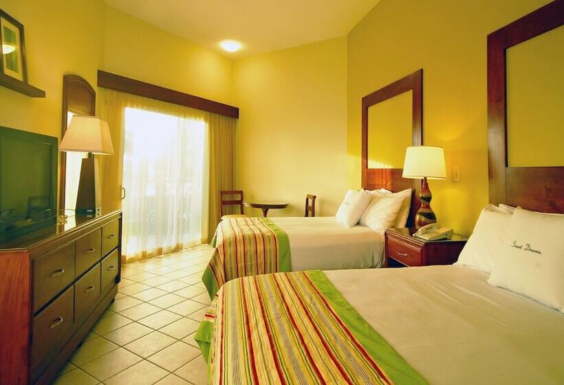 اتاق استاندارد با 2 تخت دوبل, Fiesta Resort Central Pacific   All Inclusive