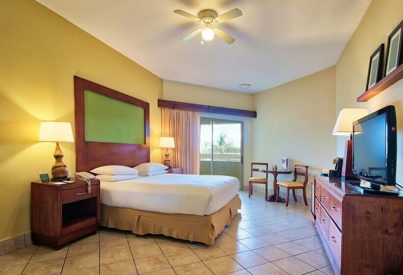 اتاق استاندارد با تخت بزرگ, Fiesta Resort Central Pacific   All Inclusive