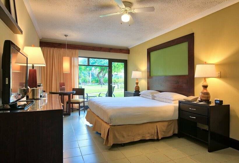 اتاق استاندارد با تخت بزرگ, Fiesta Resort Central Pacific   All Inclusive