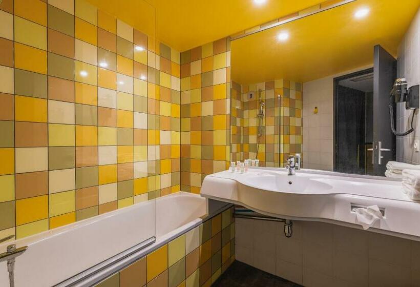 Номер Стандарт Трехместный, Best Western Hôtel Grand Parc Marne La Vallée