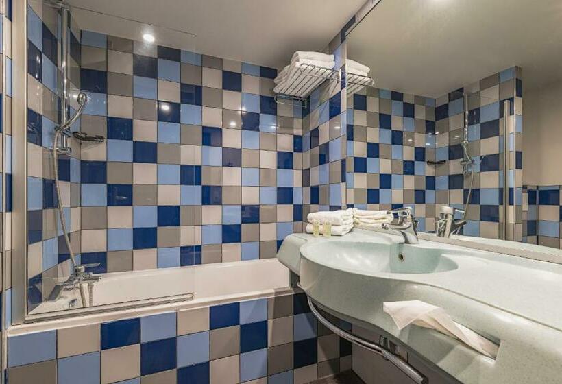 Номер Стандарт Трехместный, Best Western Hôtel Grand Parc Marne La Vallée