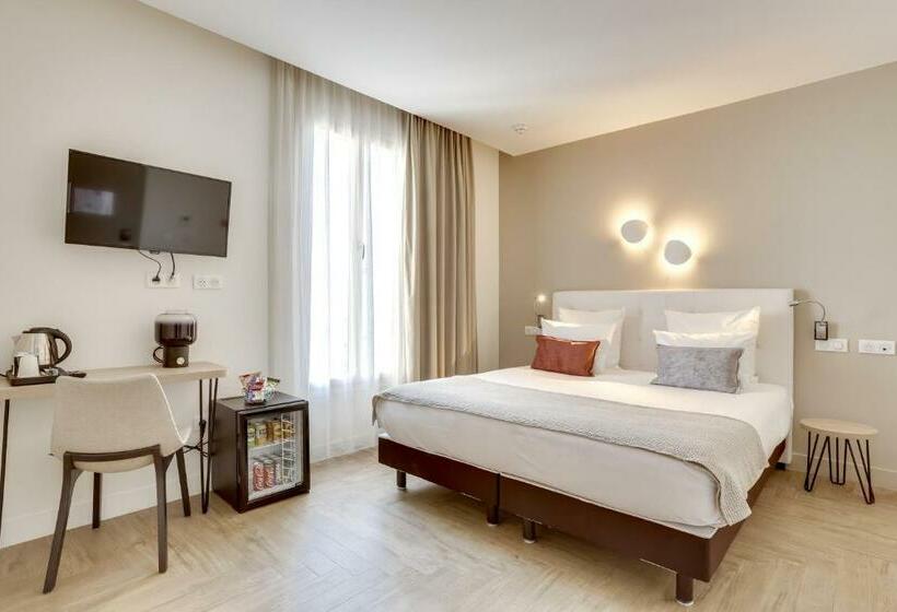 اتاق لوکس, Courseine