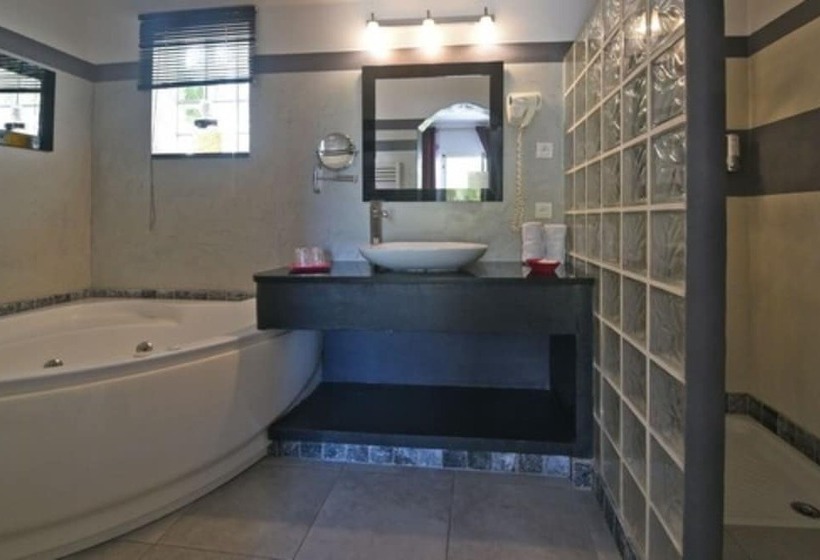 اتاق کلاسیک چهارنفره, Golfe Hôtel Porto Vecchio