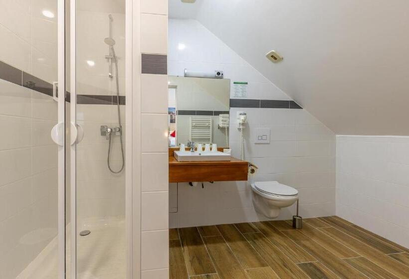 Четырехместный Номер Стандарт, Hôtel éden   Metz Nord   Woippy   Porte Du Luxembourg