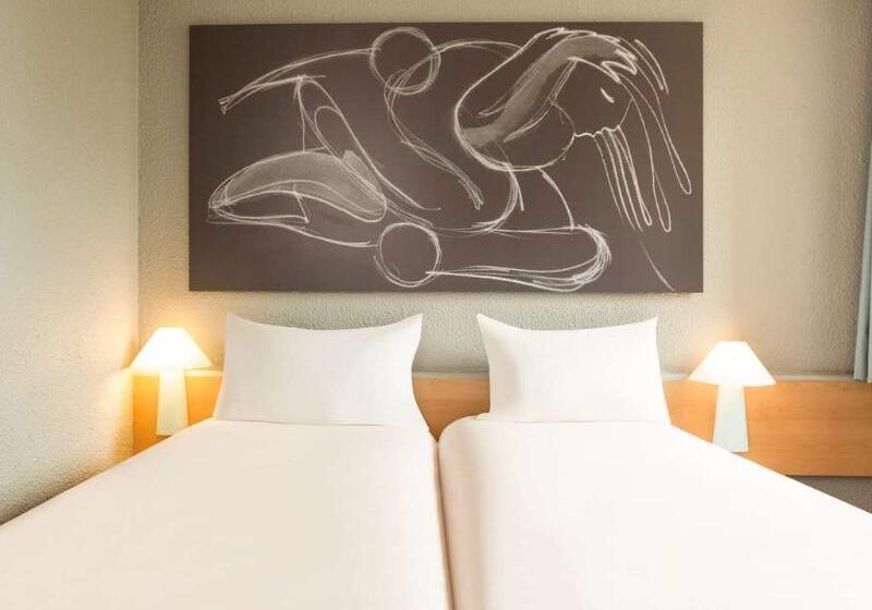 Номер Стандарт, Ibis Paris Gennevilliers
