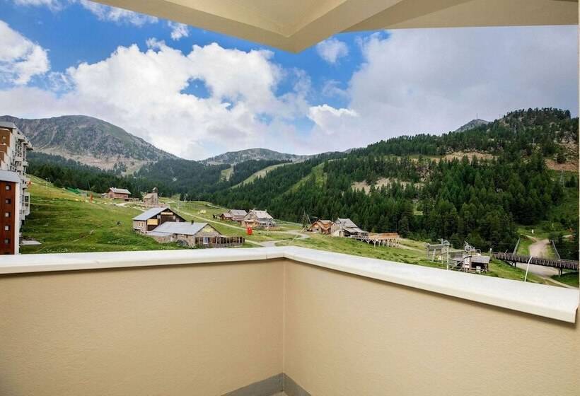 Номер Стандарт с Балконом, Sowell Hotels Le Pas Du Loup