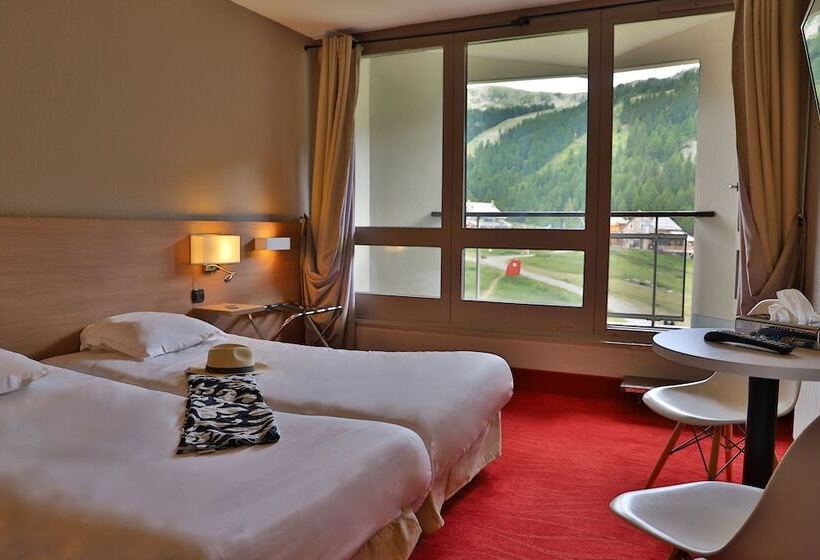 Номер Стандарт с Балконом, Sowell Hotels Le Pas Du Loup