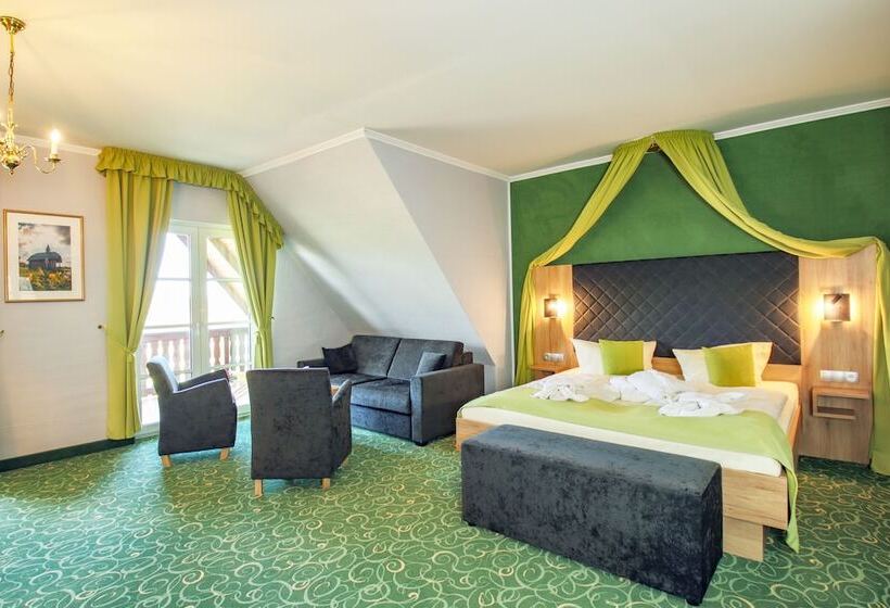 Полулюкс, Panorama Berghotel Wettiner Höhe