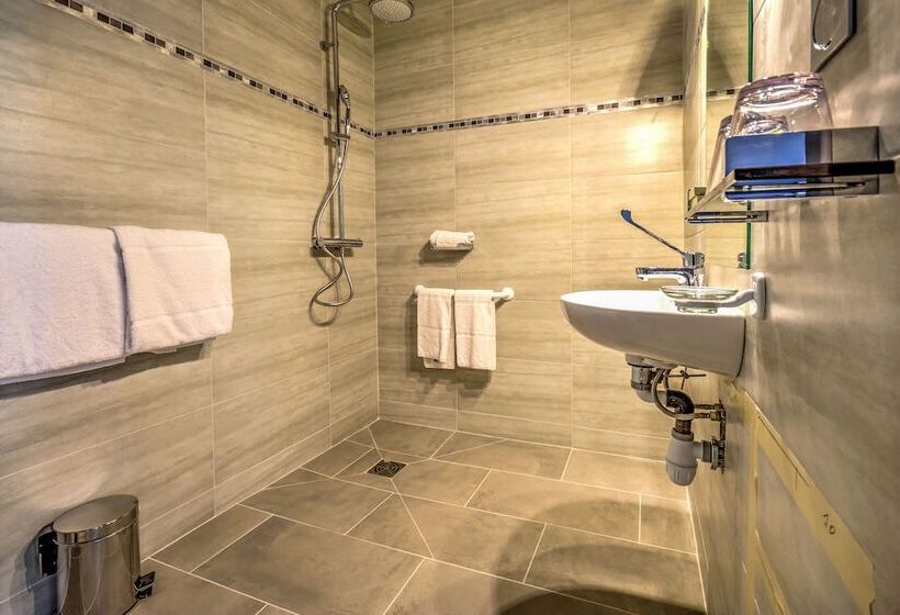 Quarto Clássico, Villa Claudia Hotel Cannes Centre   Parking