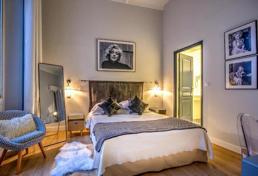 Quarto Superior, Villa Claudia Hotel Cannes Centre   Parking