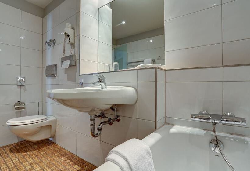 اتاق سوپریور, Kommerzhotel Köln