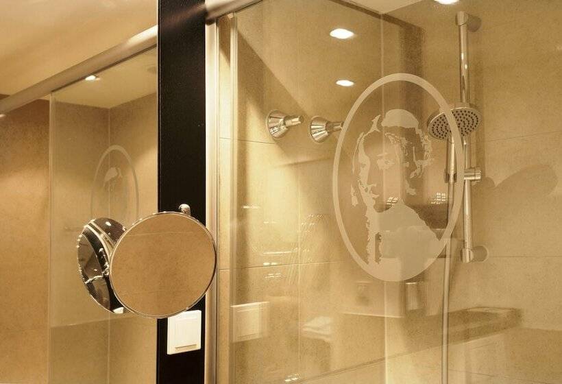 اتاق سوپریور, Victoria