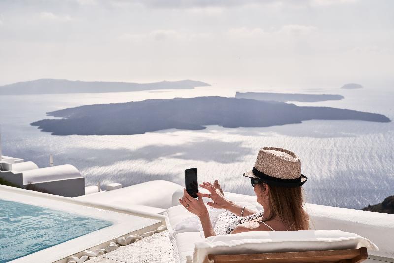سوییت با استخر, Astra Suites