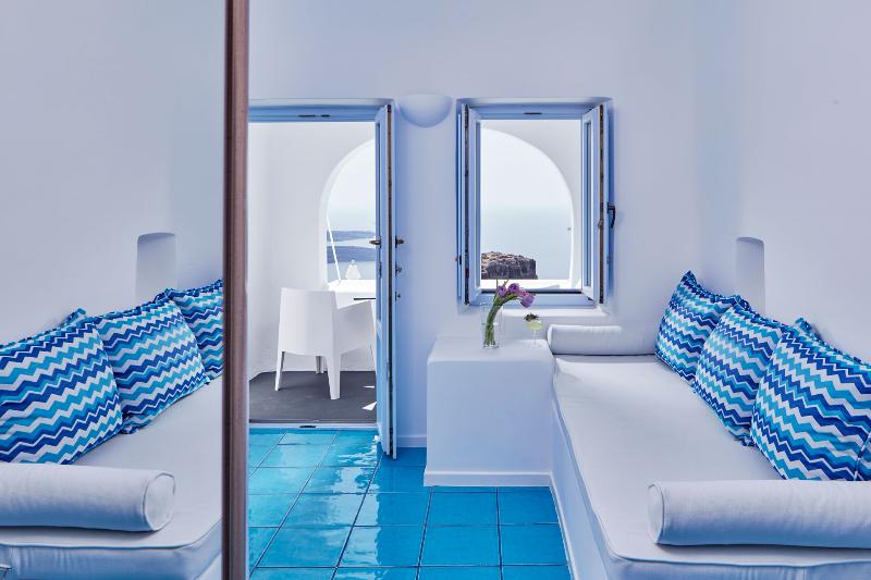 سوئیت جونیور کلاسیک, Astra Suites