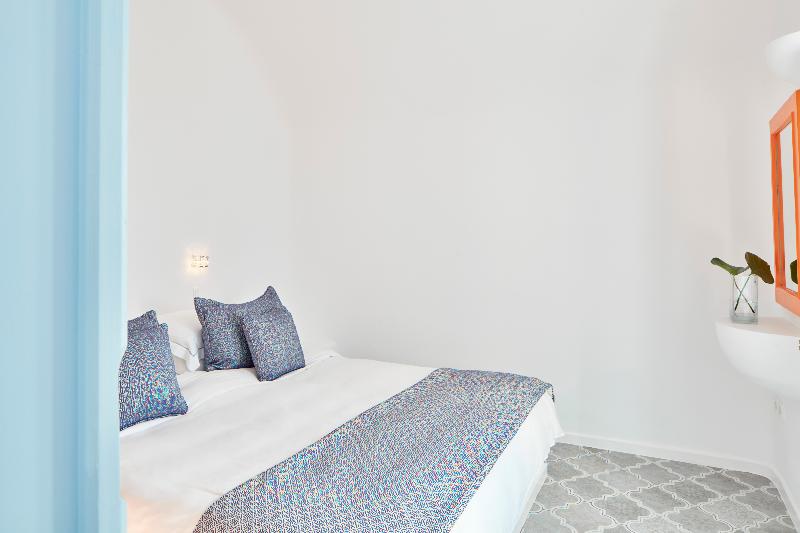 سوئیت جونیور کلاسیک, Astra Suites
