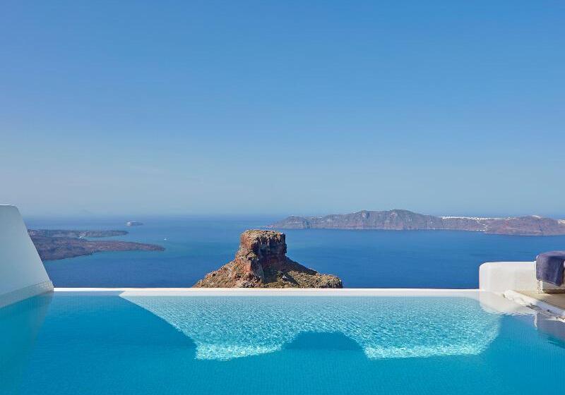 سوییت با استخر, Astra Suites