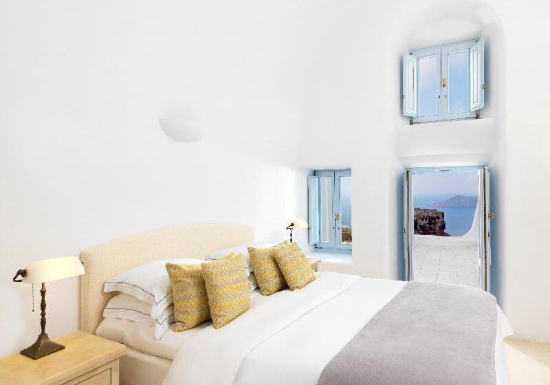 سوییت با استخر, Astra Suites
