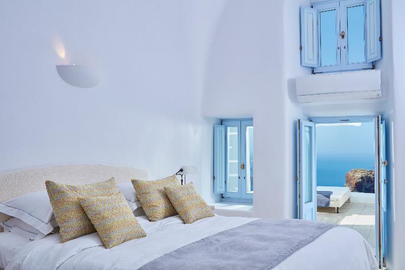 سوییت با استخر, Astra Suites