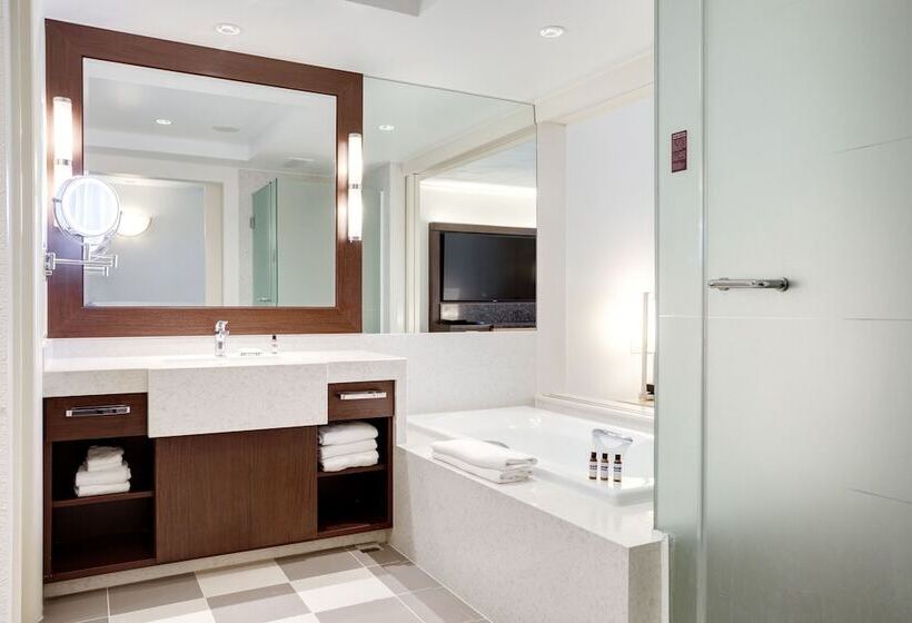 اتاق کلاب, Hyatt Regency Guam