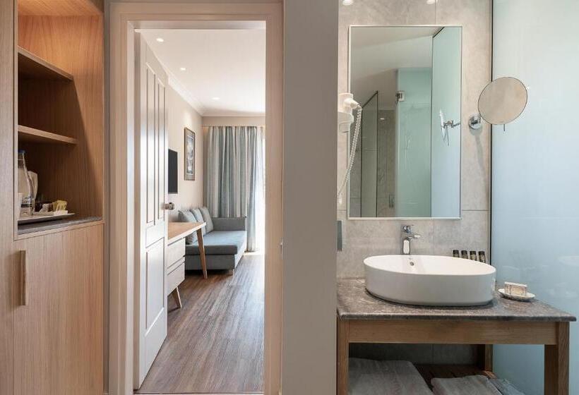 Семейный Полулюкс, Pilot Beach Resort