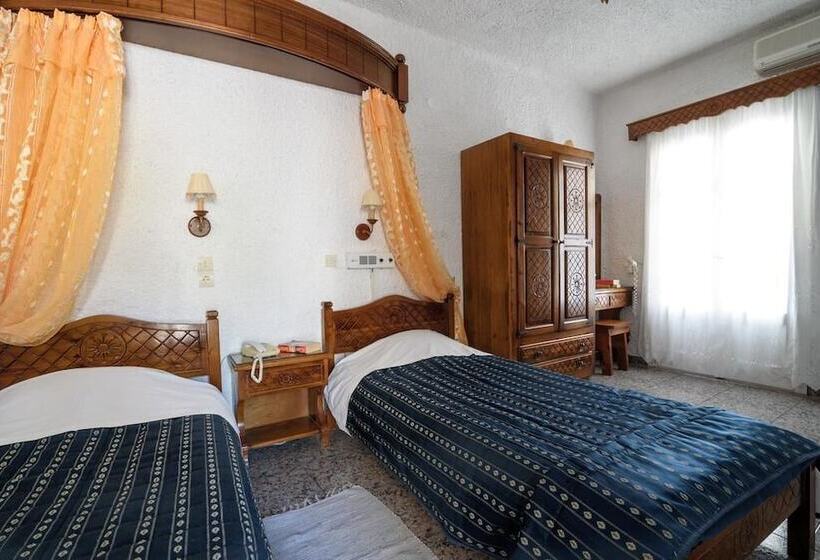 标准间, Porto Perissa