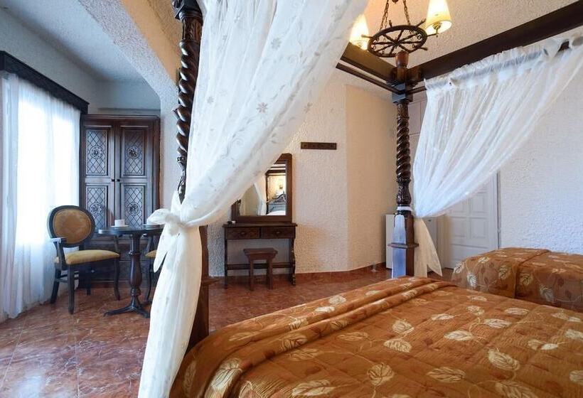 标准三人间, Porto Perissa