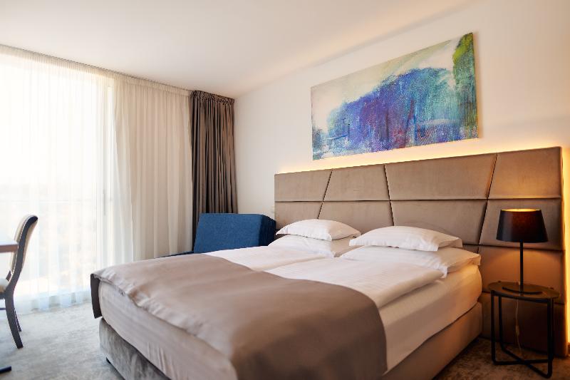 اتاق سوپریور, Paris