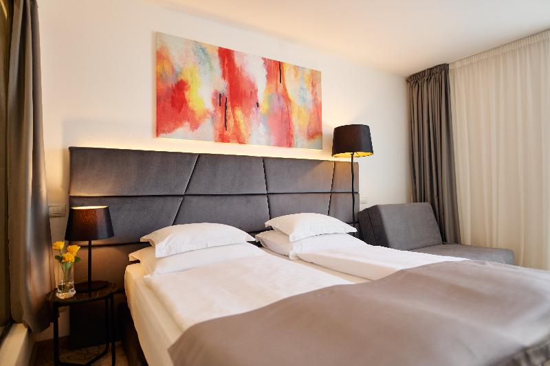اتاق سوپریور, Paris