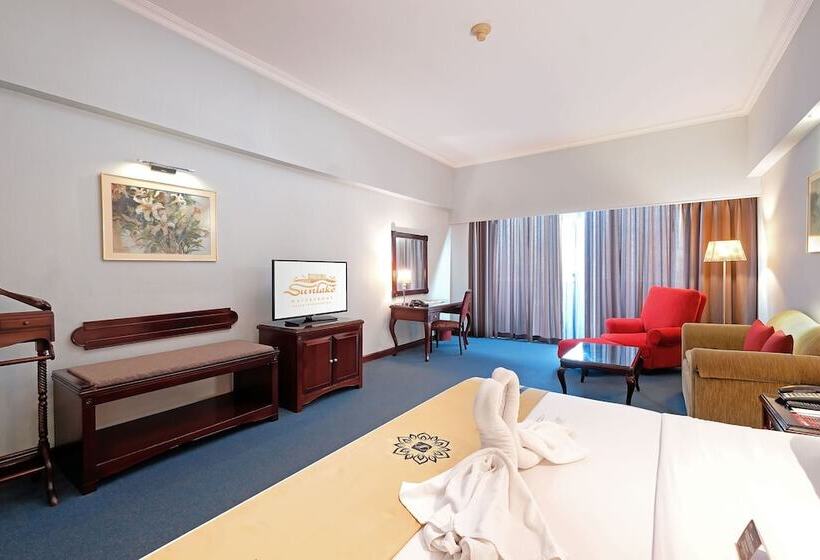 Executive Oda, Sunlake Waterfront Resort & Convention