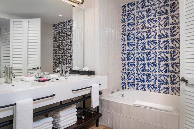 سوییت جونیور با چشم‌انداز دریا, Ocean Coral Spring Resort - All Inclusive