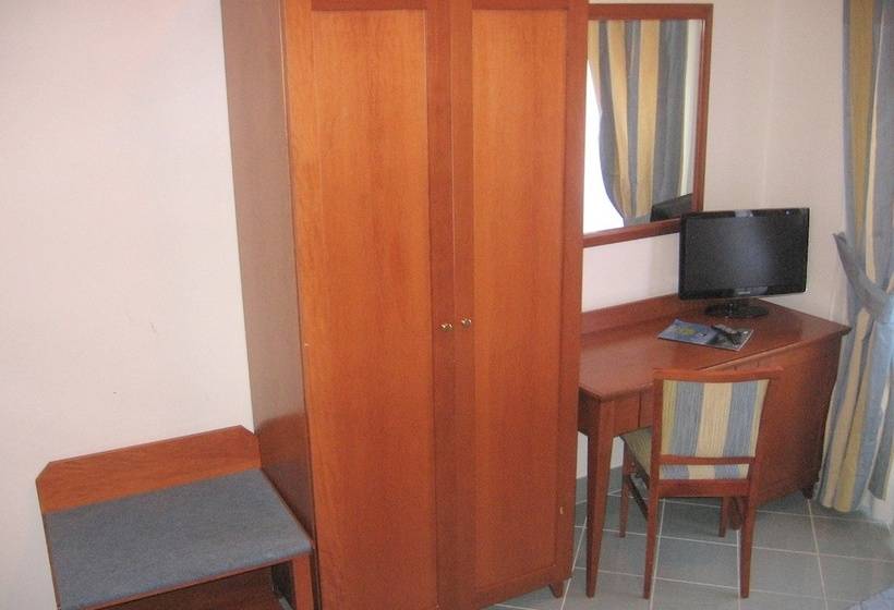 اتاق استاندارد با بالکن, Vi Suites