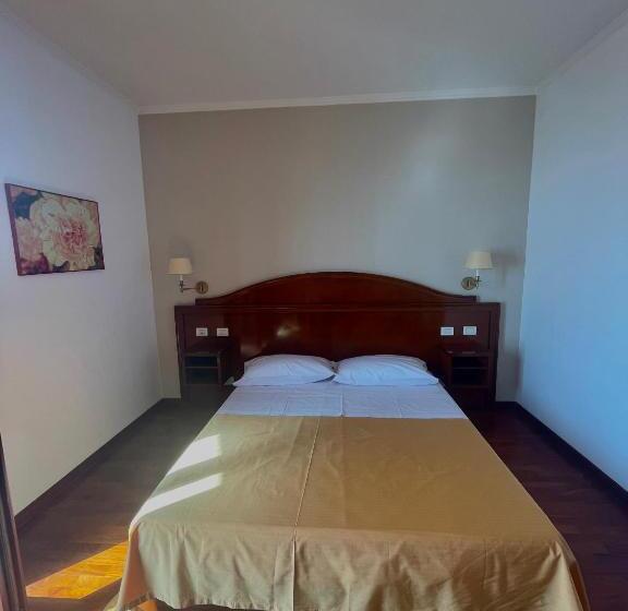 Quarto Estandar, La Lampara