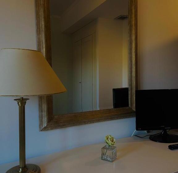 Quarto Estandar, La Lampara