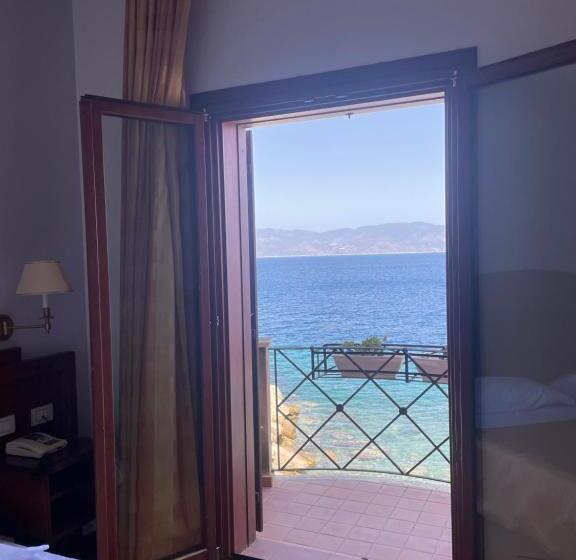 Quarto Estandar Vista Mar, La Lampara