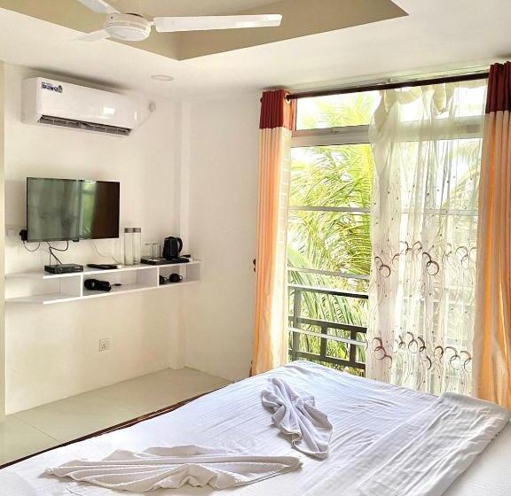 اتاق لوکس با بالکن, Oceana Boutique