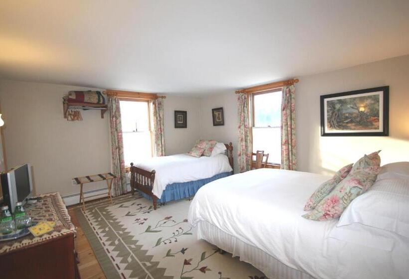 Номер Стандарт Трехместный, Highland Lake Inn