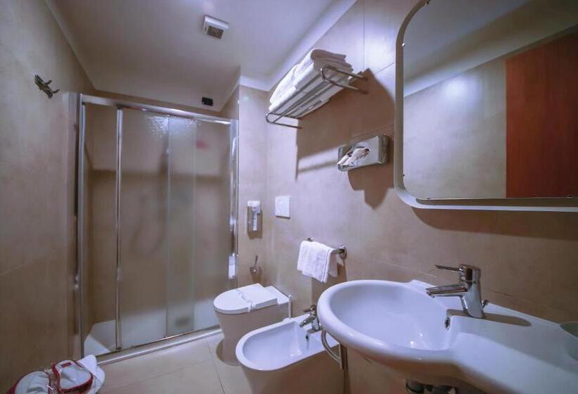اتاق سوپریور, Monica Hotel Fiera